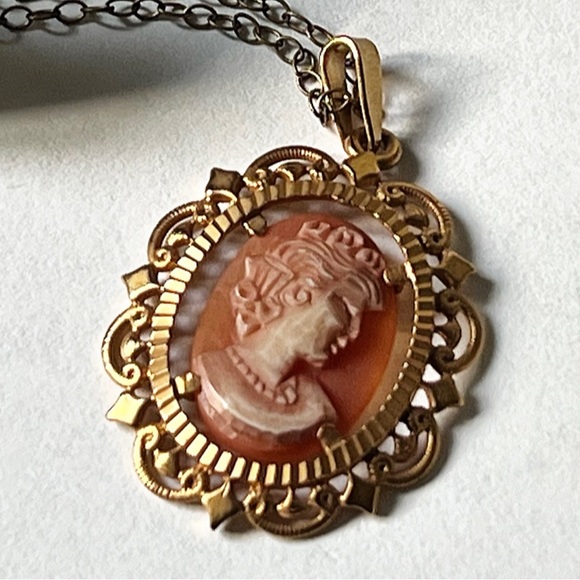 1930’s 14k Gold plated Frame and  carved shell Cameo - Picture 4 of 6